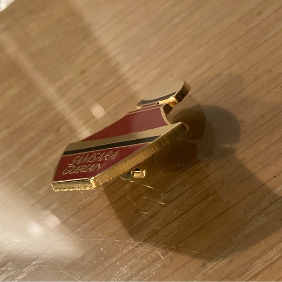 Vintage Samsara by Guerlain Brooch Pin Gold Tone/Enameled 
NEW in package. - Picture 10 of 14